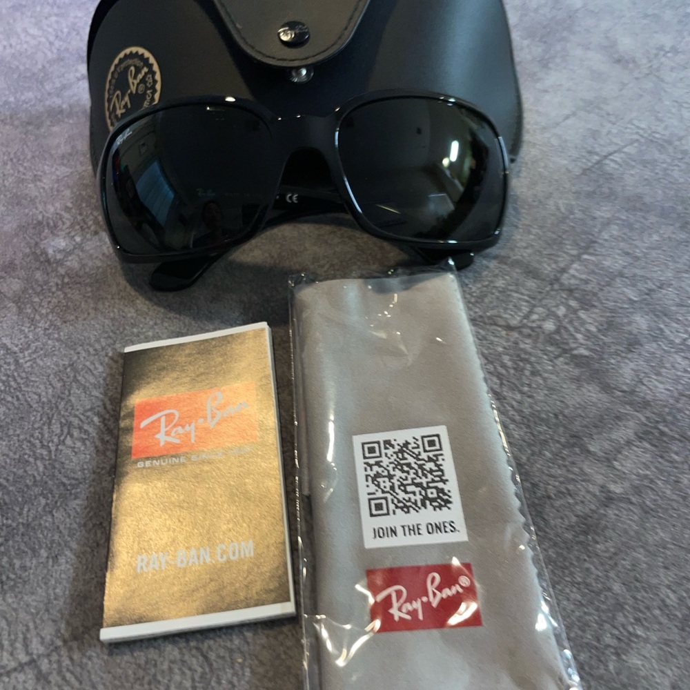 Ray-Ban Glossy Black Sunglasses